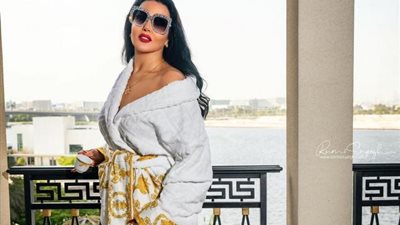 سمية الخشاب تستفز جمهورها بإطلالة جريئة في أحدث ظهور لها