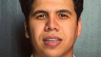 ايه اللى دخلك سكة العوالم.. عمر كمال يتعرض لإنتقادات بسبب راقصة.. تفاصيل مثيرة