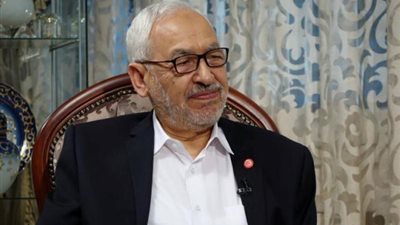 منع راشد الغنوشي من دخول مقر البرلمان التونسى بعد قرار تجميد ”النواب”