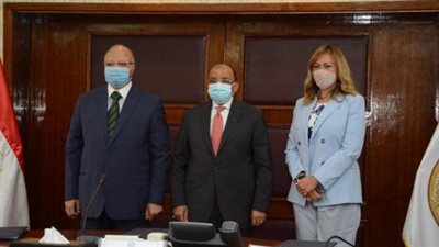 وزير التنمية المحلية ومحافظ القاهرة ومدير الأكاديمية الوطنية للتدريب يوقعون بروتوكول تعاون