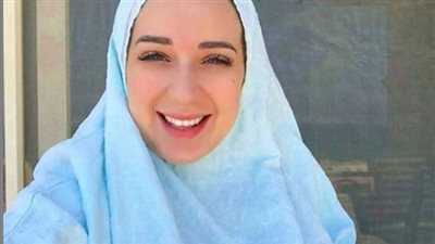 بعد حذف صورها بالمايوه.. أسما شريف منير تشارك جمهورها بـ”الإسدال”