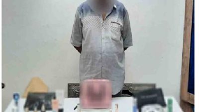 السائق سرق الذهب والعطور من سيدة أثناء توصيلها بالقاهرة