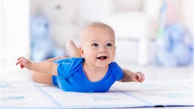 «خلى بالك من طفلك».. ما هو الفرق بين أنفلونزا المعدة والعادية