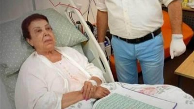 رجاء الجداوي  ..بيان عاجل بشأن تطورات حالة الفنانة الكبيرة في مستشفى العزل