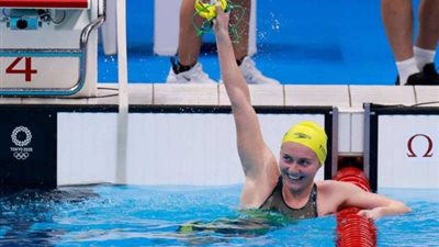 مدرب السباحة الأسترالية تيتموس يستحوذ على اهتمام وسائل التواصل الإجتماعي