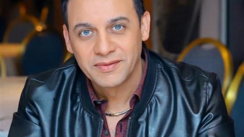 مصطفي قمر