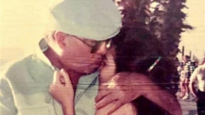 رانيا فريد شوقي تحيي ذكرى رحيل والدها بصورة نادرة: أحن وأطيب وأعظم أب