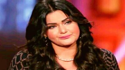 بالنقاب.. سما المصري تصل المحكمة لحضور جلسة الحكم عليها بتهمة الفسق والفجور