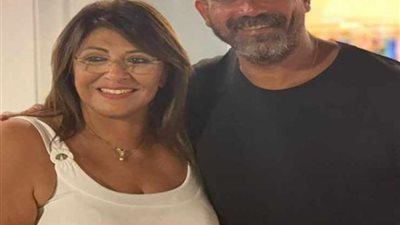 أمير كرارة يشارك جمهوره بصورة مع هالة صدقي ويعلق :أجدع ست