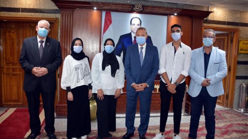 المحافظ و أوائل الدبلومات