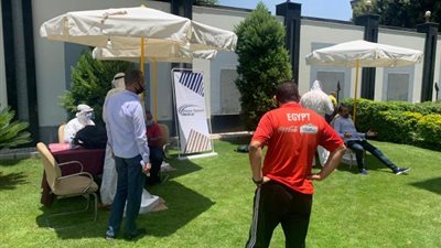 بالصور ..مسحة كورونا لجميع موظفي اتحاد الكرة