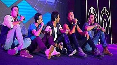 ”مبروك لأصدقاء الطفولة”.. بهذه الكلمات هنئ تامر حسني فريق واما على ”نجمة معدية”