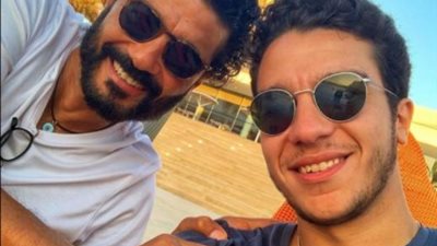 بالصورة.. خالد النبوي يستمتع بالعطلة الصيفية برفقة نجله