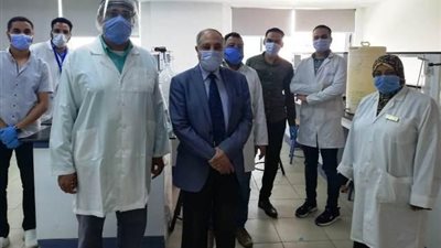 صيدلة جامعة بدر تنتج المطهرات استعدادا لامتحانات الفرق النهائية