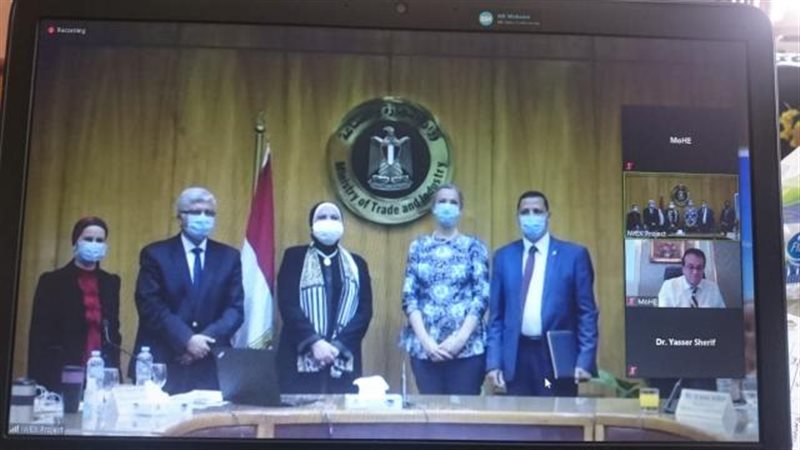 جانب من توقيع البروتوكول