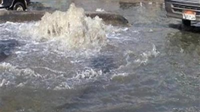 كسر مفاجئ بخط مياه بطريق المريوطية فى الجيزة