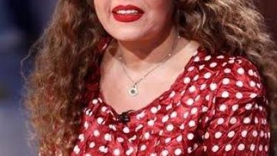 لوسى تتجاهل أزمتها بسبب اللفظ الخادش وترقص على أغانى محمد فؤاد