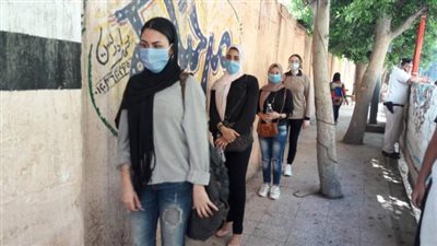 امتحانات الدبلومات الفنية.. وفاة رئيس لجنة ونقل 11 ملاحظ للمستشفي