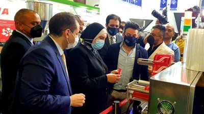 بمشاركة 140 شركة يمثلون 16 دولة  وزيرة التجارة والصناعة تفتتح الدورة التاسعة لمعرض ”أفريقيا للتصنيع الغذائي”