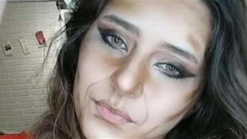 فتاة تقلد نيللى كريم