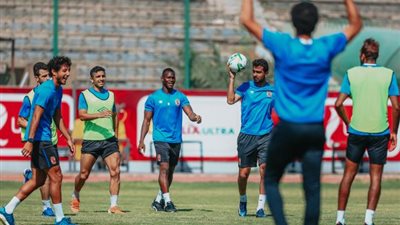 تقسيمة قوية في مران الأهلي