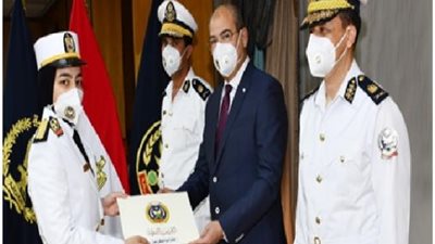 بالصورة .. وزارة الداخلية تكرم طالبة بكلية الشرطة .. أعرف التفاصيل