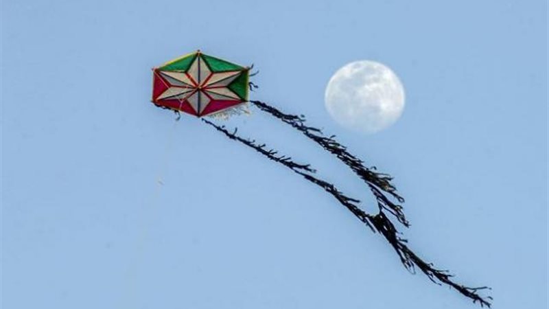 الطائرات الورقية