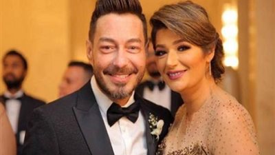 أحمد زاهر يتغزل في زوجته يوم ميلادها: حبيبتي أم بناتي