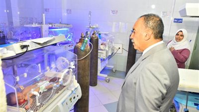 محافظ أسيوط يواصل جولاته الليلية المفاجئة وإحالة مدير مستشفى الصحة الإنجابية بمنفلوط و5 أطباء للتحقيق