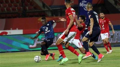 بث مباشر مباراة الأهلي وبيراميدز في قمة الدوري