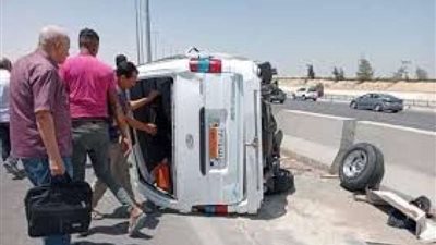 إصابة 4 أشخاص في حادث انقلاب سيارة بالجيزة