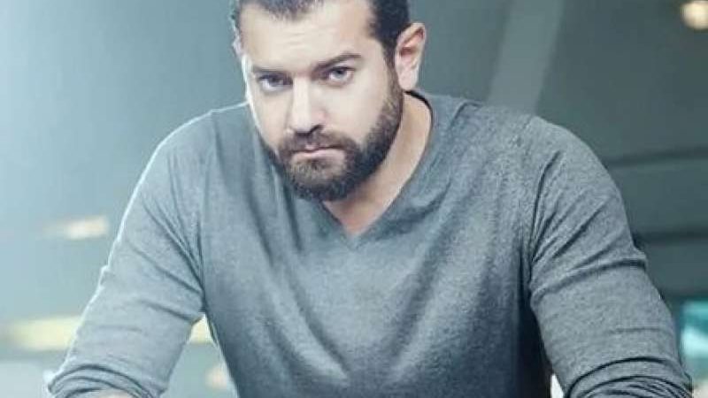 عمرو يوسف