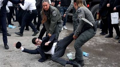 اشتباكات بين قوات الاحتلال الإسرائيلي ومحتجين حريديم