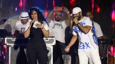 بعد إطلاق فيديو «مثيرة للجدل» .. تامر حسني يدعم ايتن عامر