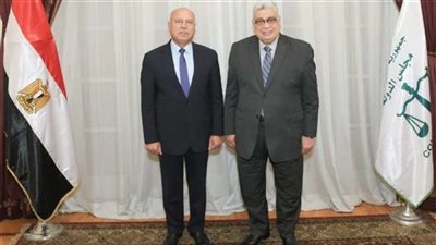 نائب رئيس الوزراء للتنمية الصناعية يهنئ رئيس مجلس الدولة بمنصبه الجديد