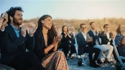 تعرف على إتيكيت عند حضور المناسبات الجماهيرية