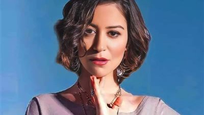 تكريم منة شلبي في مهرجان الإسكندرية السينمائي لدول البحر المتوسط