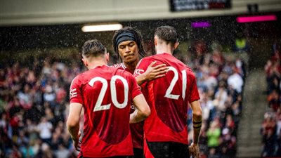 بعد خطف هدف ريال مدريد.. مانشستر يونايتد يضيق الخناق على برشلونة