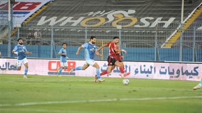 الشوط الأول.. الأهلي يتقدم على بيراميدز بهدف وسام أبو علي في قمة الدوري