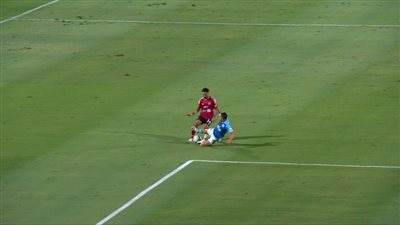 الشيبي يحصل على بطاقة حمراء بعد تدخله على حسين الشحات