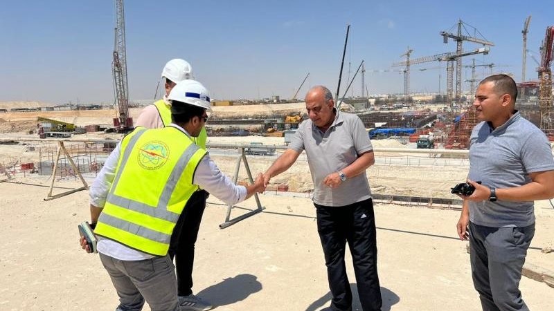 وزير الكهرباء خلال