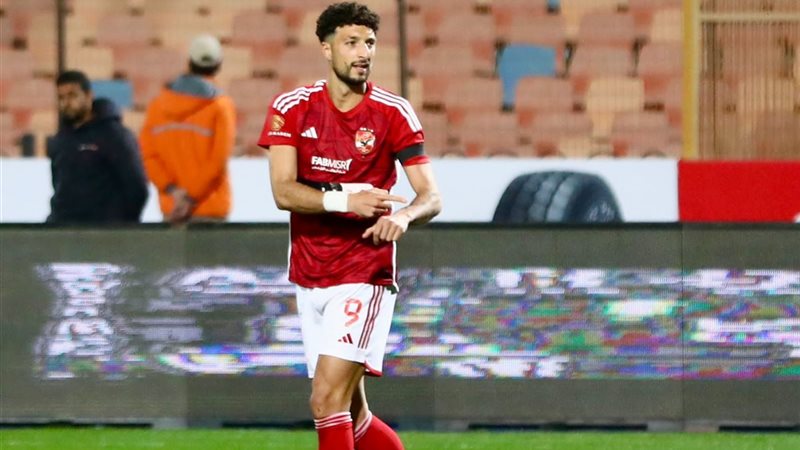 وسام أبوعلي يمنح