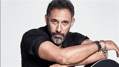 عمرو مصطفى : 