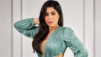 أيتن عامر تفاجئ جمهورها بصورة بملابس السجن وكلمة 