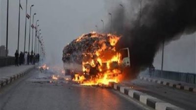 السيطرة على حريق سيارة نقل محملة بالقطن على دائري المعادي