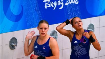 لماذا يجب على السبّاحين الأولمبيين الاستحمام بعد كل جولة تنافسية؟.. مفاجأة غير متوقعة 