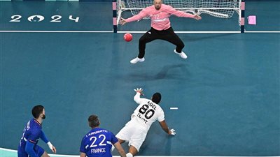 أولمبياد باريس 2024.. منتخب اليد يتقدم على فرنسا في الشوط الأول بنتيجة 11-15