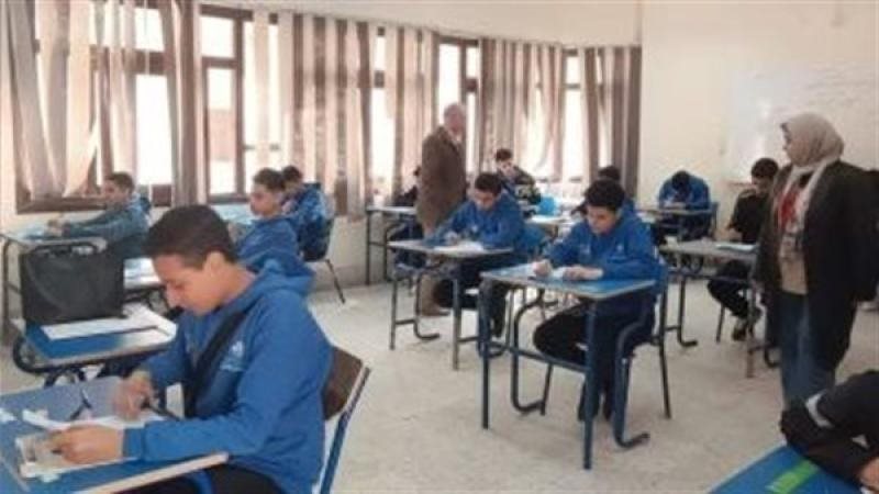 مدارس المتفوقين 2025