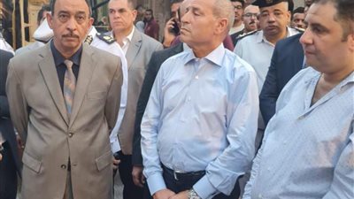 محافظ القاهرة ومدير أمن القاهرة يشرفان على عمليات إنقاذ سكان العقار المنهار