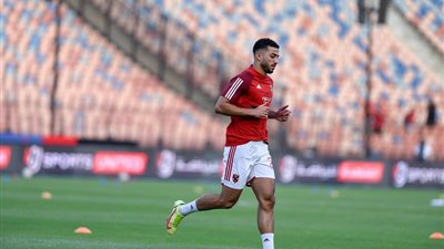 تطورات رحيل محمد عبد المنعم إلى نيس الفرنسي.. الأهلي يحدد شرطًا خياليًا 